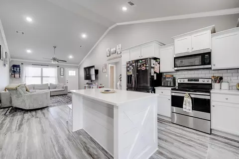 Kitchen - 47 Whitetail Dr, Ward, AR 72176 photo 2 of 3