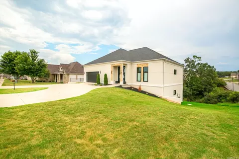 601 Greystone Blvd, Cabot, AR 72023