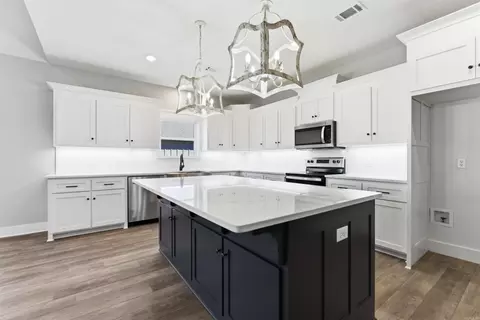 Kitchen - 4 Quartet Cv, Greenbrier, AR 72058 photo 2 of 6