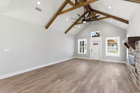 Living - 4 Quartet Cv, Greenbrier, AR 72058 photo 3 of 3
