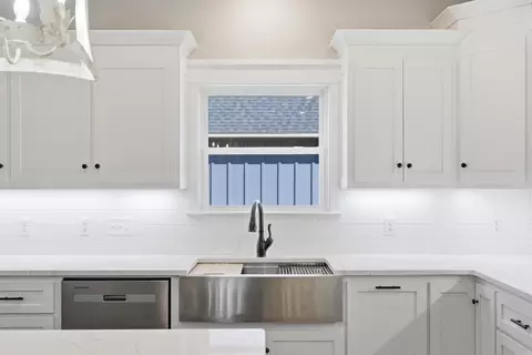Kitchen - 4 Quartet Cv, Greenbrier, AR 72058 photo 6 of 6