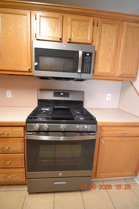 Kitchen - 11 Farrah Dr, Ward, AR 72176 photo 3 of 5