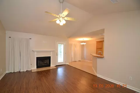 Living - 11 Farrah Dr, Ward, AR 72176 photo 1 of 3