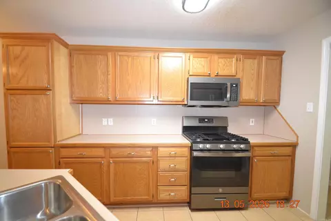 Kitchen - 11 Farrah Dr, Ward, AR 72176 photo 2 of 5