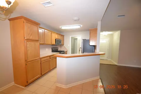 Kitchen - 11 Farrah Dr, Ward, AR 72176 photo 1 of 5