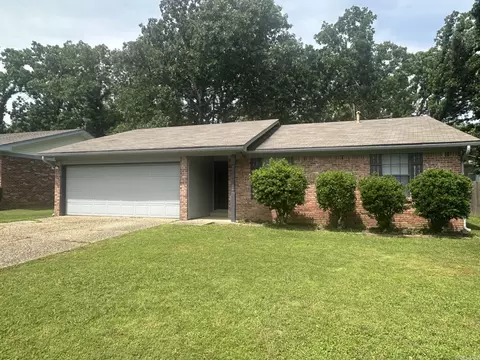 306 Lynnewood Dr, Jacksonville, AR 72076