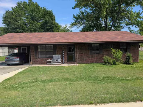 680 E German Ln, Conway, AR 72032