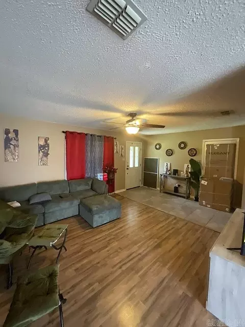 Living - 9 Mockingbird Ln, Conway, AR 72032 photo 2 of 2