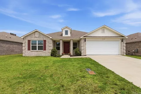 1110 Rockwell Dr, Conway, AR 72032
