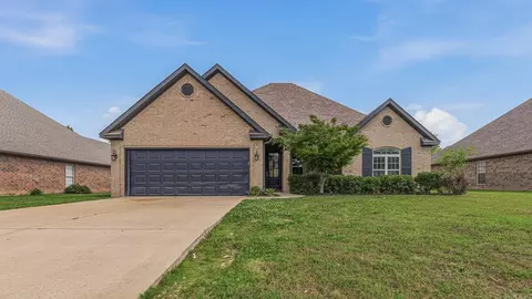 6228 Merrell Dr, Jonesboro, AR 72404