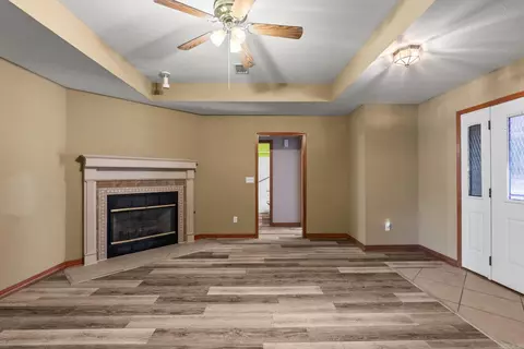 Living - 355 Comanche Trl, Conway, AR 72032 photo 2 of 4