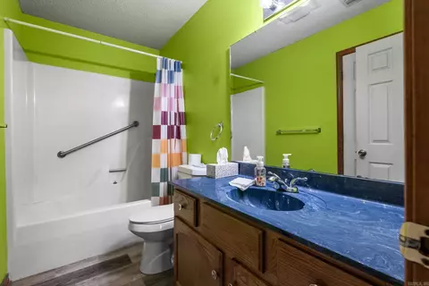 Bath - 355 Comanche Trl, Conway, AR 72032 photo 3 of 3