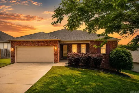 5721 Heritage Heights Dr, Benton, AR 72019