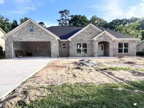 357 Regal Oaks, White Hall, AR 71602
