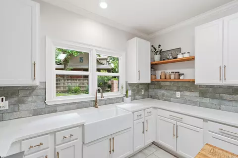 Kitchen - 370 Pippinpost Dr, Conway, AR 72034 photo 4 of 4