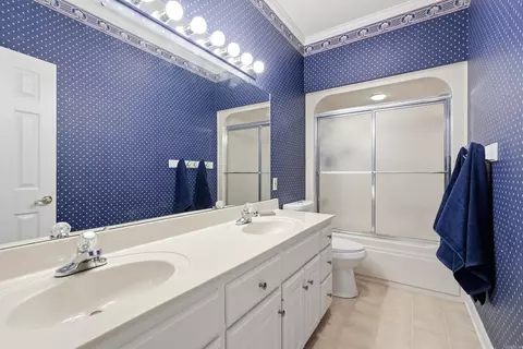 Bath - 370 Pippinpost Dr, Conway, AR 72034 photo 1 of 2