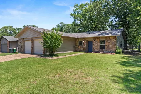 22 Johnny Ln, Sherwood, AR 72120