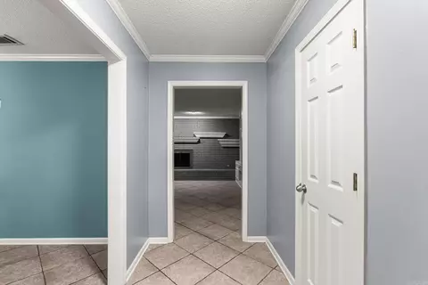 Entry Way - 38 White Oak Dr, Conway, AR 72034 photo 2 of 2