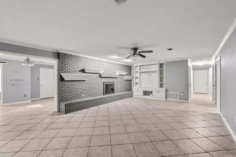 Living - 38 White Oak Dr, Conway, AR 72034 photo 1 of 4
