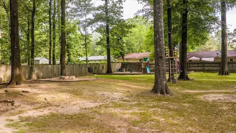 Exterior - 38 White Oak Dr, Conway, AR 72034 photo 7 of 15