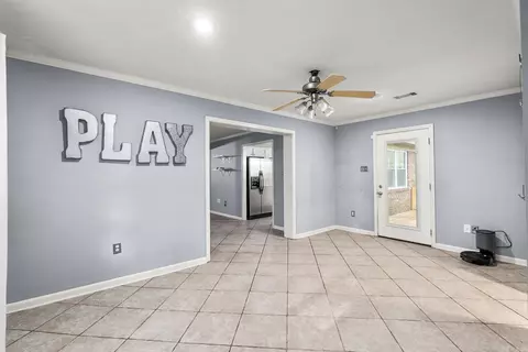 Entry Way - 38 White Oak Dr, Conway, AR 72034 photo 2 of 3