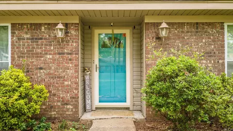 Entry Way - 38 White Oak Dr, Conway, AR 72034 photo 1 of 3