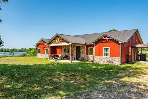 233 Cornbridge Lake Rd, Nashville, AR 71852