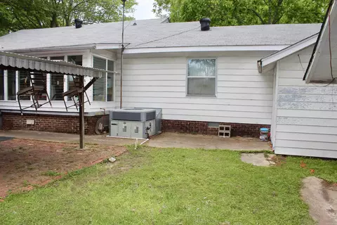 Exterior - 903 E Sullenberger Ave, Malvern, AR 72104 photo 10 of 13