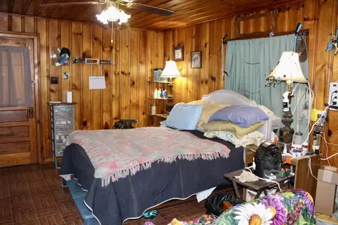 Bedroom - 903 E Sullenberger Ave, Malvern, AR 72104 photo 3 of 3