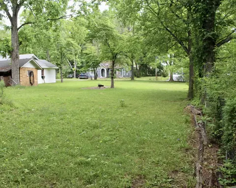 Exterior - 903 E Sullenberger Ave, Malvern, AR 72104 photo 6 of 13