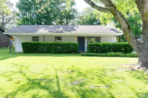 504 Green Oak Ln, White Hall, AR 71602