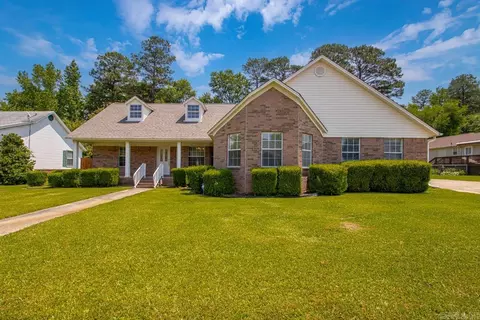 1721 Regency Dr, Malvern, AR 72104