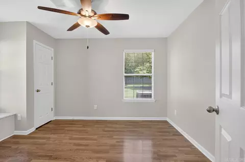 Bedroom - 1721 Regency Dr, Malvern, AR 72104 photo 4 of 5