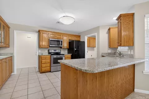 Kitchen - 1721 Regency Dr, Malvern, AR 72104 photo 2 of 5