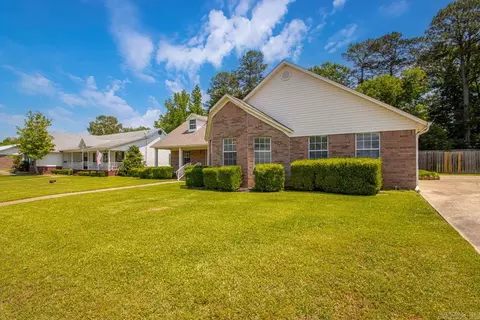 Exterior - 1721 Regency Dr, Malvern, AR 72104 photo 2 of 10