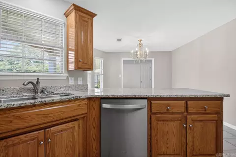 Kitchen - 1721 Regency Dr, Malvern, AR 72104 photo 5 of 5