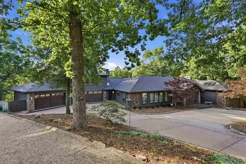 95 Robinwood Dr, Little Rock, AR 72227