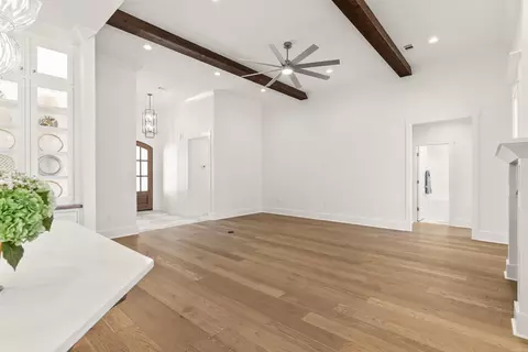 Living - 1645 Nantucket, Conway, AR 72034 photo 5 of 5