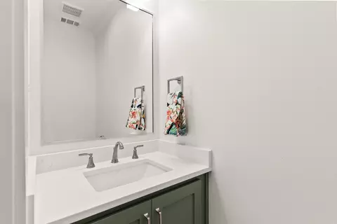 Bath - 1645 Nantucket, Conway, AR 72034 photo 6 of 9