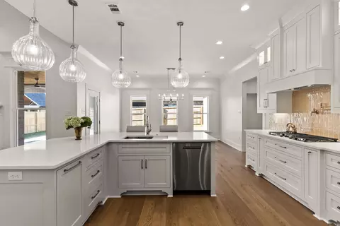 Kitchen - 1645 Nantucket, Conway, AR 72034 photo 1 of 6