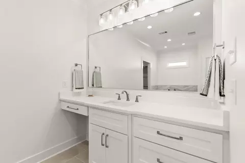 Bath - 1645 Nantucket, Conway, AR 72034 photo 1 of 9