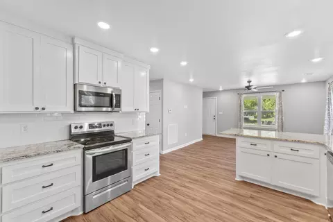 Kitchen - 511 1st St, Conway, AR 72032 photo 3 of 4