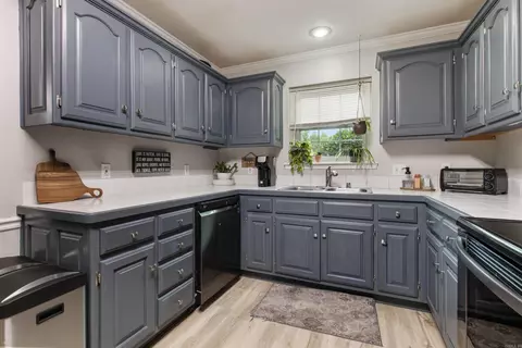 Kitchen - 15 Dale Ct, Cabot, AR 72023 photo 1 of 4