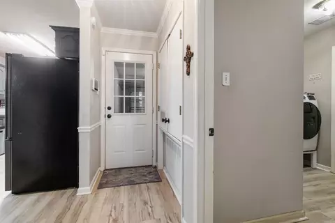 Entry Way - 15 Dale Ct, Cabot, AR 72023 photo 3 of 3