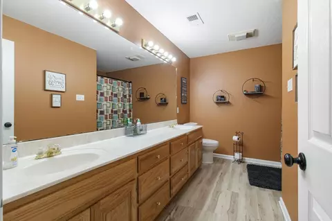 Bath - 15 Dale Ct, Cabot, AR 72023 photo 2 of 2