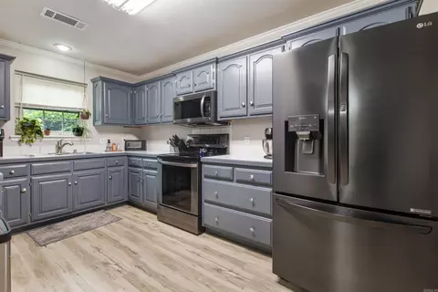 Kitchen - 15 Dale Ct, Cabot, AR 72023 photo 2 of 4