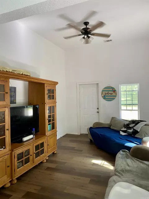 Living - 112 N 5th, Paris, AR 72855 photo 2 of 3