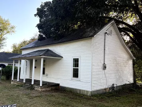 Exterior - 112 N 5th, Paris, AR 72855 photo 2 of 2