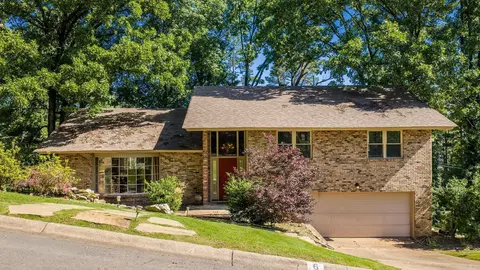 6 Flintwood Dr, Little Rock, AR 72227