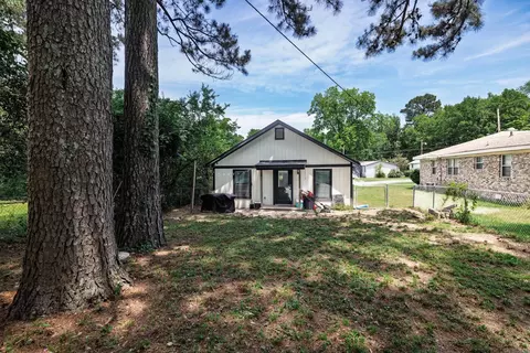 Exterior - 1647 Gresham St, Arkadelphia, AR 71923 photo 4 of 5